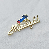 Lencana Pin Emas Berukir Laser dengan Rhinestone, Pilihan Pelapisan Emas, Ukiran Baja Anti Karat Kustom, dan Pencetakan UV untuk Periklanan