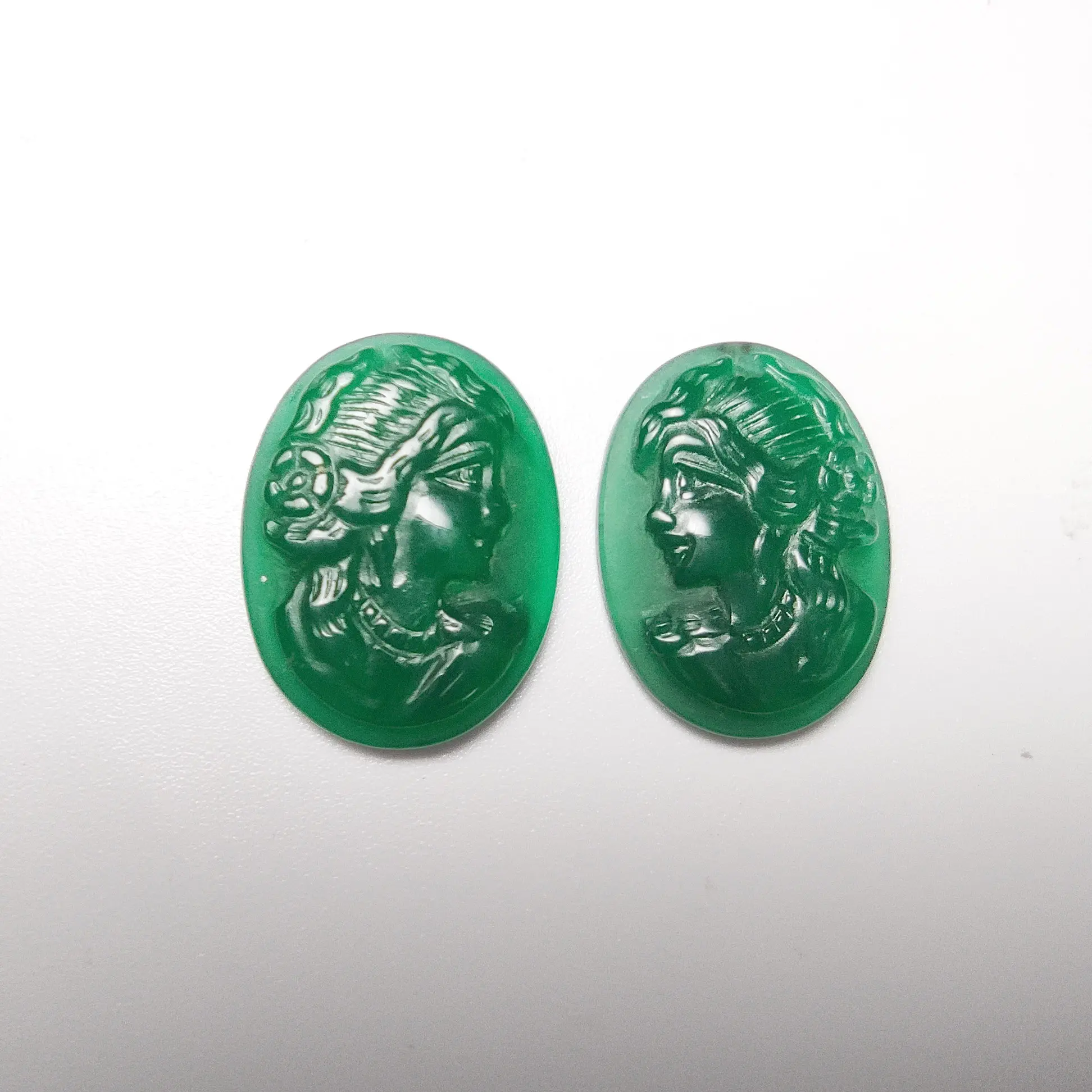 Hand Carving Gorgeous Green Agate Beauty Head With Sculpted Reliefs Cameo Semi-Precious Stones For Design