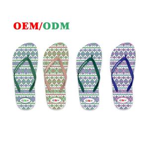 Tongs Nicecin à motif géométrique pour femme – Sandales décontractées légères en caoutchouc PE pour la plage et l'extérieur, imprimées sur mesure - Product Image 1