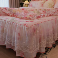 Ensemble de jupe de lit en coton rose doux avec dentelle florale fraise et volants, couvre-lit avec passepoil rouge, ensemble de literie 3 pièces