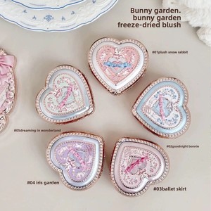 Palette de fards à paupières six couleurs Huazhixiao Bonnie Garden Rabbit, blush, crème à lèvres, miroir, pinceau, ensemble d'accessoires, boîte standard - Product Image 3