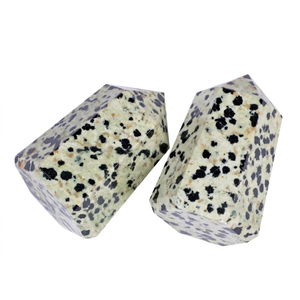 Punta curativa de cristal de Dalmata tallada - Product Image 1