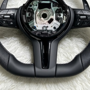 Volante de Cuero Negro Personalizado para <span class=keywords><strong>BMW</strong></span> E81 E90 E88 E87 F10 F20 F30 F21 F22 M4 F82 M2 F87 E91 E92 E93 M Sport - Product Image 4