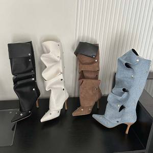 Bottes Plissées <span class=keywords><strong>en</strong></span> Denim à Talon Haut Clou Riveté et Boucle, Modèle Double Usage, Bottes Tendance Personnalisées pour Femme au Style « Hot Girl » - Product Image 1