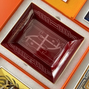 Modern Japandi Ceramic Square Desktop <b>Ashtray</b> with High Temperature Resistance for Hotels - Product Image 1