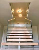 Moderne L-förmige Einholm-Treppe aus Metall und Holz mit Edelstahl-Gerüst und Glasgeländer für Luxushotels und Apartments