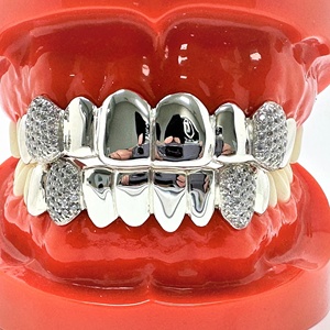 Ajuste personalizado Moissanite Grillz Sólido 925 Sterling Silver Iced Out <span class=keywords><strong>FANGS</strong></span> ONLY Honey Comb Hand Setting Fine Grillz - Product Image 2