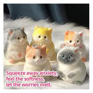 ของเล่นบีบซิลิโคนนุ่ม Gigante ขนาด 12 ซม. แพ็ค 6 ชิ้น ของขวัญสุดน่ารัก Squishy Juguetes Mochi Para Regalos - Product Image 6