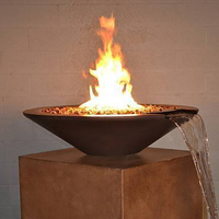Foyer extérieur en acier Corten avec bol de feu de piscine en forme d'eau