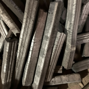 Briquettes de charbon de bois fabriquées à la machine selon la norme de l'UE et du Japon, très chaudes, sans fumée, à faible teneur en cendres à partir de bois dur-pour l'exportation - Product Image 1