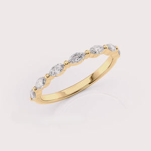 Anillo de banda de oro amarillo/blanco y oro rosa de 18 quilates con diamante de corte marquesa cultivado en laboratorio - Product Image 1
