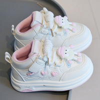Chaussures de sport pour enfants au design de dessin animé, vente en gros, baskets décontractées blanches mi-hautes pour garçons et filles, antidérapantes avec fermeture Velcro