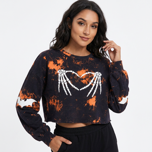 Sudadera Corta para Mujer con Estampado de Corazón de Esqueleto Tie Dye, Color Naranja y Negro, Estilo Gótico, Lavado Ácido, Ropa de Halloween, Venta al Por Mayor Personalizada - Product Image 1