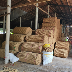 เสื่อใยมะพร้าวงานทำมือแบบเวียดนามเสื่อไฟเบอร์เป็นมิตรกับสิ่งแวดล้อมปรับขนาดซักได้สำหรับตั้งแคมป์และปิกนิกในฤดูใบไม้ผลิ - Product Image 1