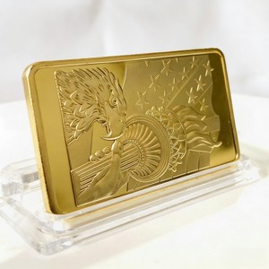 Barra Conmemorativa Chapada en Oro con Diseño Estadounidense Personalizado OEM, Venta al por Mayor de Recuerdos con la Estatua de la Libertad y el Águila - Product Image 1