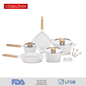 Healthy & Safety Sartén de aluminio de nuevo diseño con mango de cubierta de madera Juego de utensilios de cocina antiadherentes para cocinar por inducción - Product Image 4