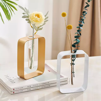 Vase artistique hydroponique en verre borosilicate de style Art déco nordique avec base en fer forgé pour la décoration de la maison