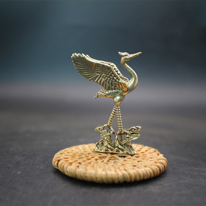 Figurine de grue en laiton, forme irrégulière, légère, décoration de bureau, fournitures de bureau, style Feng Shui, cadeau personnel - Product Image 2