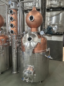 Sistema de Destilación Eléctrico de 300L+300L, Alambique de Cobre con Camisa de Acero Inoxidable 304 para Ginebra, Whisky, Vodka, Etc. - Product Image 3