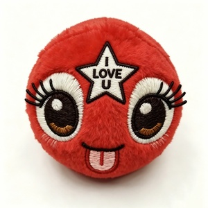 Peluche Rojo Personalizado con Lengua Fuera y Ojos Grandes, Juguete de Peluche Redondo Rojo con Bordado de Estrella y la Frase 'I Love U' - Product Image 5