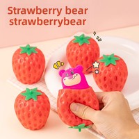 Jouet anti-stress en caoutchouc à presser en forme d'ours fraise, modèle identique à celui de TikTok et Xiaohongshu, sensation en ligne virale pour enfants