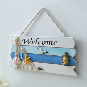 Letrero de bienvenida mediterráneo de madera con conchas marinas, estrellas de mar y linterna, decoración para puerta de casa, madera de pino, forma irregular - Product Image 2