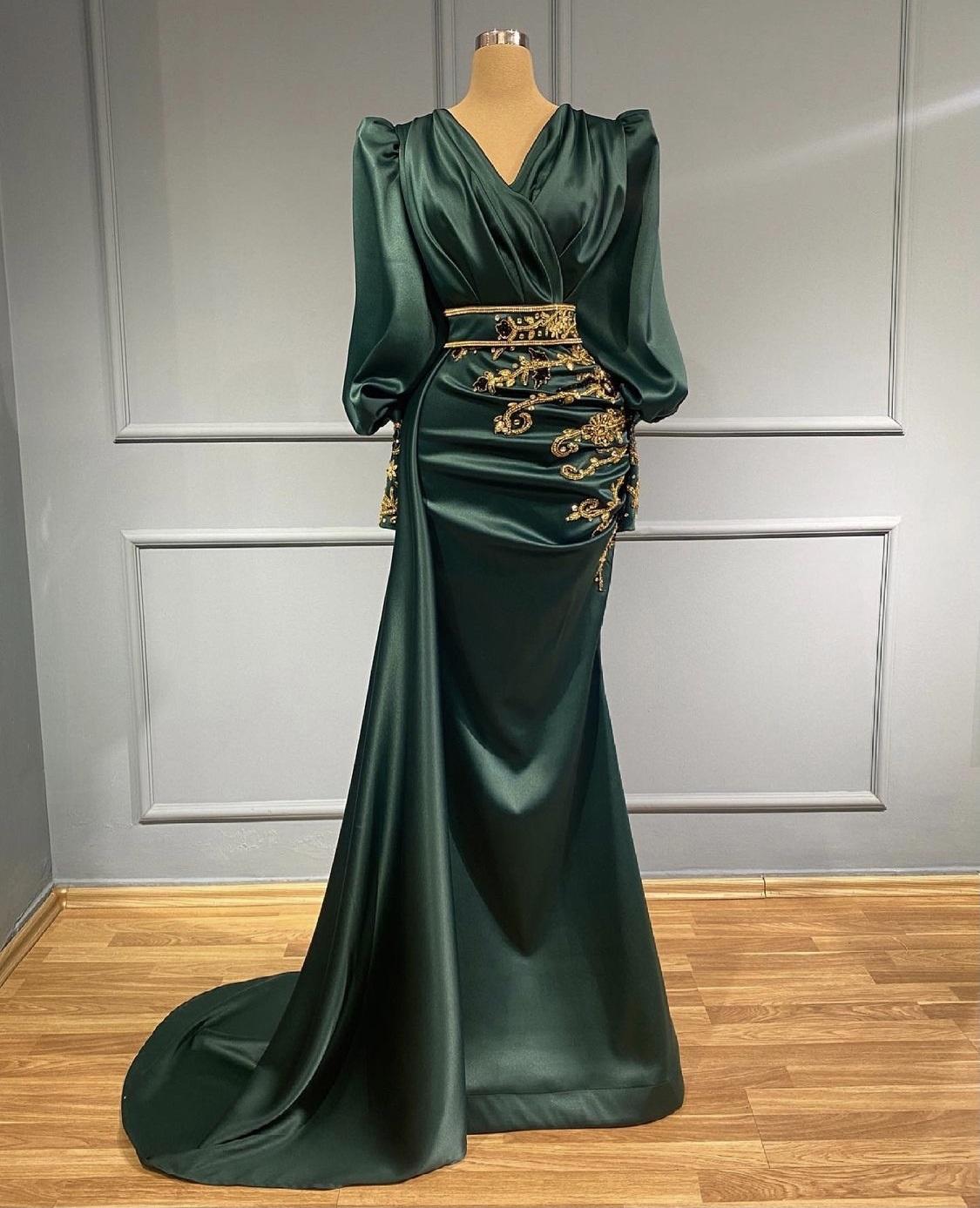 Green Modest Long Sleeve Satin Evening Dresses Women Mermaid Handmade Beading Evening Gowns