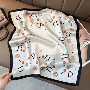 ผ้าไหมหม่อน100% สำหรับผู้หญิงดีไซน์เนอร์คุณภาพสูงขนาด53ซม. ผ้าพันคอขนาดเล็กแบรนด์หรูพิมพ์ลาย - Product Image 5