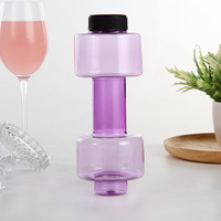 Bouilloire shaker de sport en forme d'haltère en plastique haute capacité 2.2L avec poignée portable directe d'usine