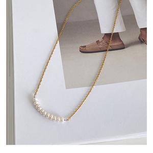 Collier en perles naturelles 2021, style rétro français classique, avec longue chaîne de clavicule, design simple en V, pour la mode lesbienne - Product Image 4