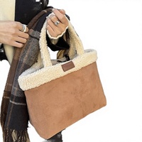 Nouveau sac fourre-tout bandoulière tendance pour femme en fausse fourrure de mouton vintage et daim, avec fermeture éclair, capacité 2L, sac de shopping design motif ours