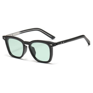Nouvelles lunettes de soleil à monture carrée pour hommes, monture noire en PC, protection UV400, classe 2, design à la mode - Product Image 1