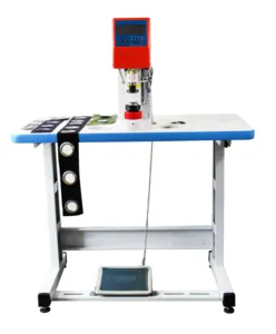 Machine à coudre industrielle à plat à entraînement direct DT 3680 avec point surjet et haute vitesse pour la pose de boutons mécaniques - Product Image 1