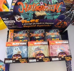 Schylling Needoh Nice Cube Halloween Cube sensoriel anti-anxiété, jouet anti-stress, jouet doux à remontée lente, jouet <span class=keywords><strong>de</strong></span> <span class=keywords><strong>malice</strong></span> en maltose - Product Image 1