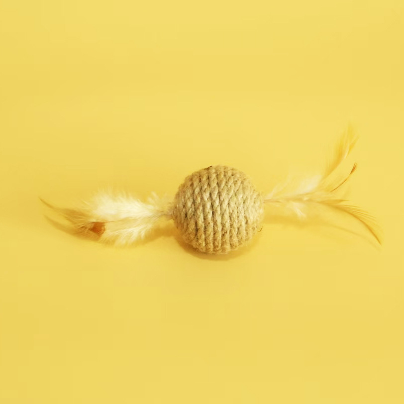 Balle en corde de chanvre et plumes