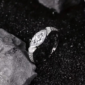 Anello Geometrico Marquise Unisex per Uomo e Donna, Gioiello Minimalista alla Moda - Product Image 6