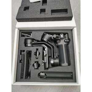 <span class=keywords><strong>DJI</strong></span> RSC <span class=keywords><strong>2</strong></span> <span class=keywords><strong>Pro</strong></span> <span class=keywords><strong>Combo</strong></span>, Estabilización Superior de 3 Ejes, Control de Cámara, Capacidad de Carga Probada de 3 kg, Duración Máxima de la Batería de 12 Horas, <span class=keywords><strong>Ronin</strong></span> - Product Image 6