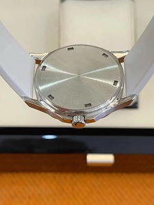 Montre mécanique automatique blanche personnalisée de haute qualité avec bracelet en caoutchouc, cadran blanc et lunette sertie de diamants pour femmes - Product Image 6
