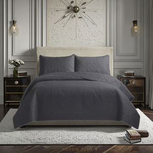 Juego de colcha y colcha de microfibra para todas las estaciones de estilo europeo con patrón geométrico de lujo personalizado 3 uds ropa de cama rosa para el hogar - Product Image 2