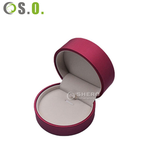 Boîte d'emballage de bijoux demi-cercle rouge en gros, personnalisable avec logo, étui de présentation et de rangement pour bijoux - Product Image 2
