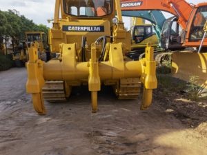 Bulldozer sur chenilles Caterpillar CAT D7G d'occasion, capacité de la benne de 8,6 m, modèle 2023, moteur de 90 CV, fabriqué au Japon, en promotion - Product Image 3