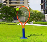 Équipement de sport populaire Sculptures Football Badminton Tennis de Table Artisanat en résine de fibre de verre Artisanat en résine de qualité supérieure
