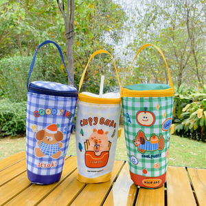 PEIQUAN Fabricante OEM ODM <span class=keywords><strong>de</strong></span> Fundas para Vasos <span class=keywords><strong>de</strong></span> Té con Leche <span class=keywords><strong>de</strong></span> Dibujos Animados, Bolsa Térmica Aislante Portátil para Niños - Product Image 1