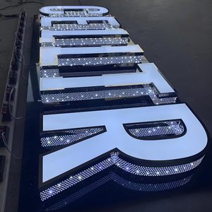 Letrero Luminoso LED 3D para Interiores y Exteriores con Logotipo Empresarial, Letrero Iluminado de Metal y Acrílico - Product Image 6