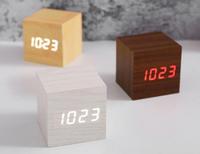 Reloj despertador Digital de madera con forma de cubo, minireloj de mesa LED con USB/batería de 2,5 pulgadas