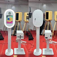 Cabina de Fotos para Eventos con Pantalla Táctil iPad, Cámara DSLR, Diseño Ovalado y Luz LED