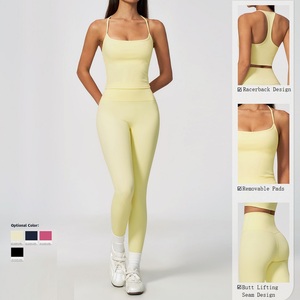 Conjunto de yoga de 4 piezas para <span class=keywords><strong>mujer</strong></span>: Top de tirantes finos con espalda cruzada, chaqueta corta con cremallera, leggings de cintura alta con efecto fruncido y shorts. Ropa deportiva OEM. - Product Image 3