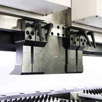 Máquina de plegado CNC automática de 25 ejes para chapa metálica, aluminio, cobre, barras y tubos, con función de plegado de bordes y panel de freno de prensa