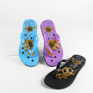 Tongs à fleurs pour femmes avec logo personnalisé, sandales d'été à bout ouvert antidérapantes, chaussures décontractées de plage - Product Image 5
