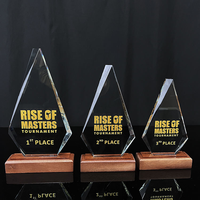 Trophée en cristal personnalisé populaire avec base en bois pour les récompenses d'assurance et les cadeaux de bienvenue Graphiques imprimés UV pour les salons professionnels
